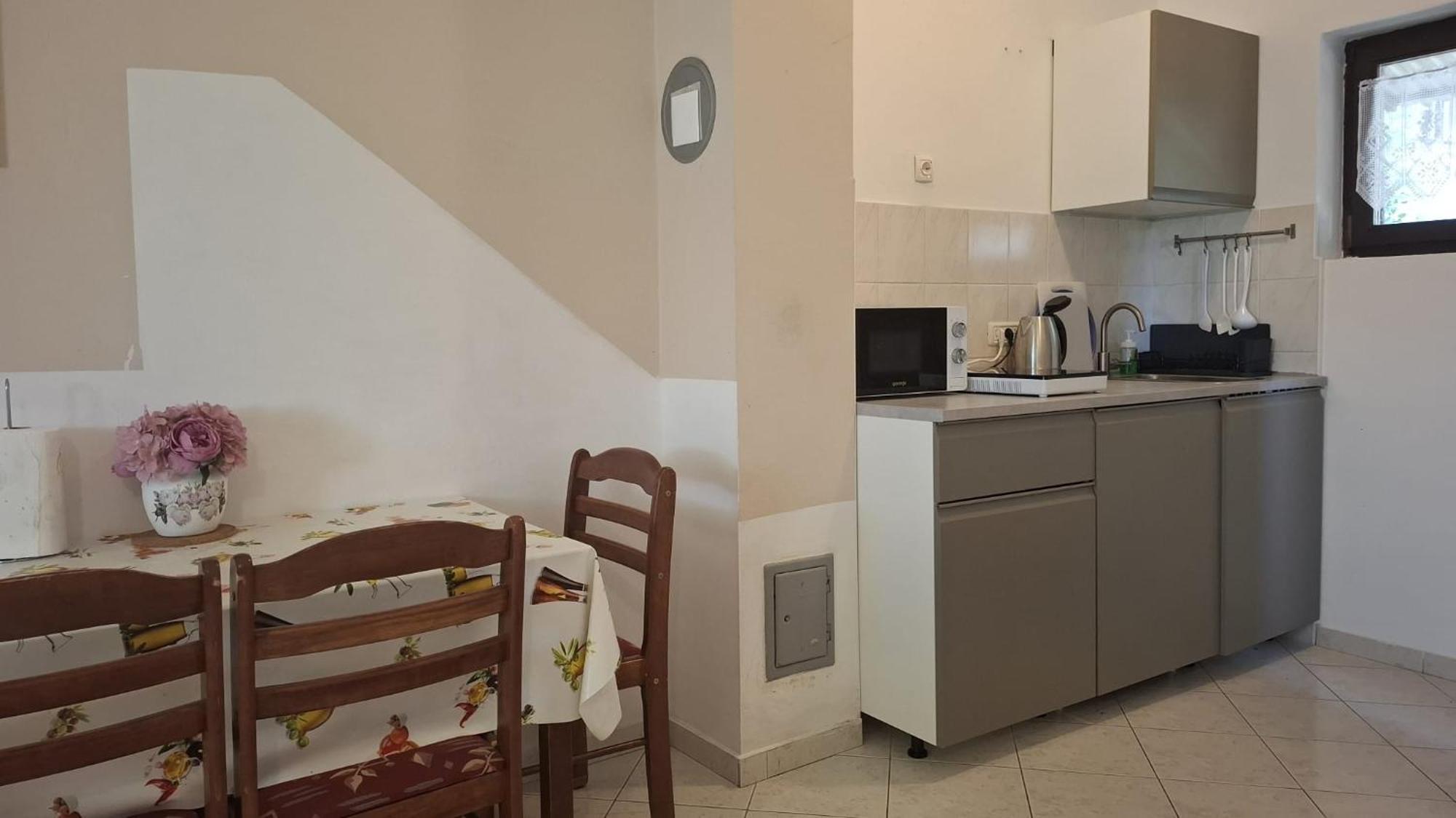 Apartman Karin Donji Karin Exteriör bild